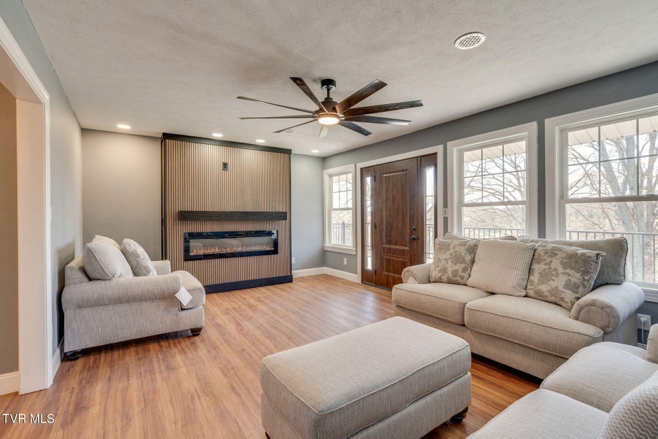 Photo #14: 1405 Dover Road