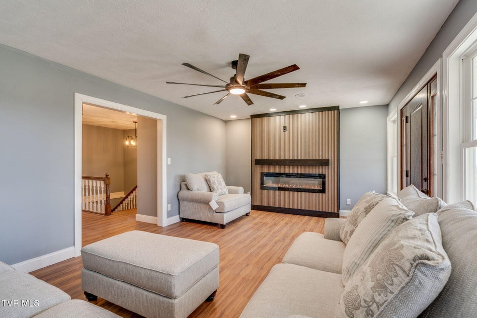 Photo #15: 1405 Dover Road