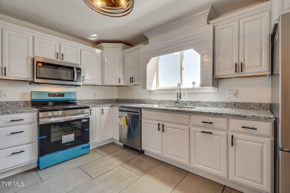 Photo #17: 1405 Dover Road