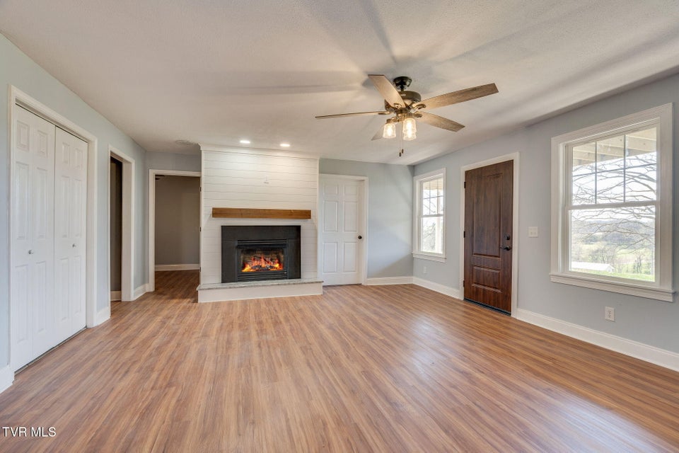 Photo #32: 1405 Dover Road