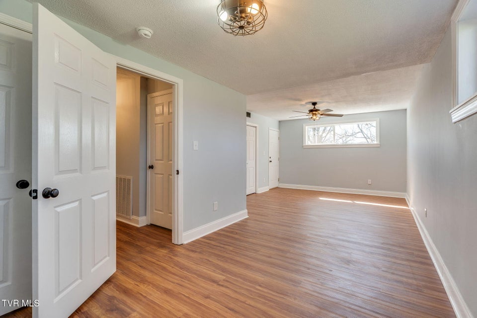 Photo #33: 1405 Dover Road