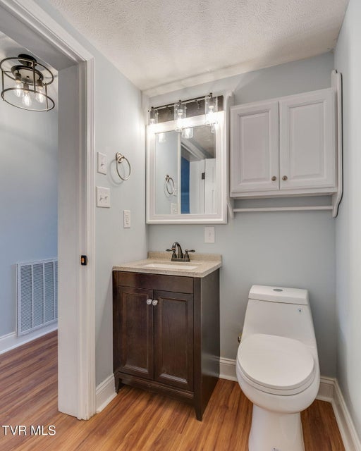 Photo #36: 1405 Dover Road