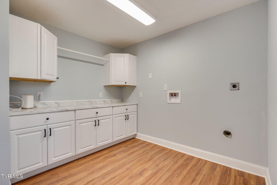 Photo #39: 1405 Dover Road