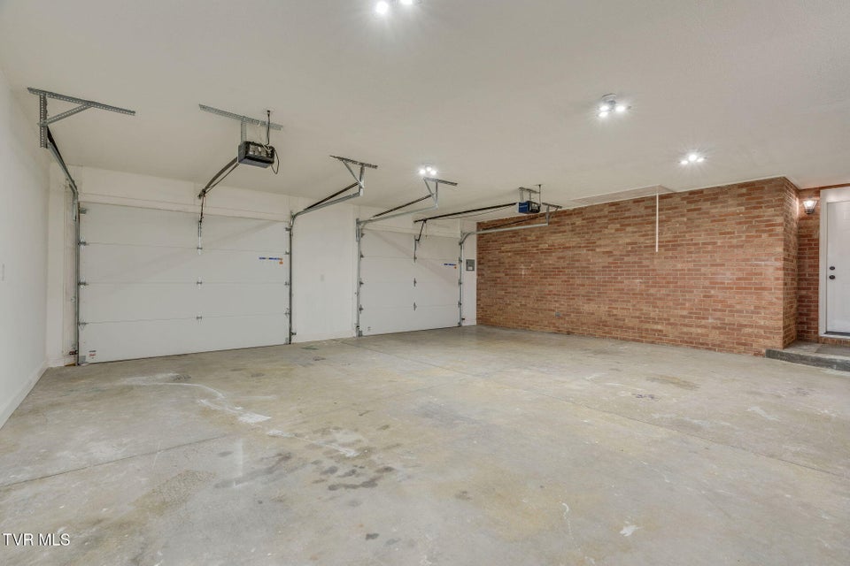 Photo #41: 1405 Dover Road