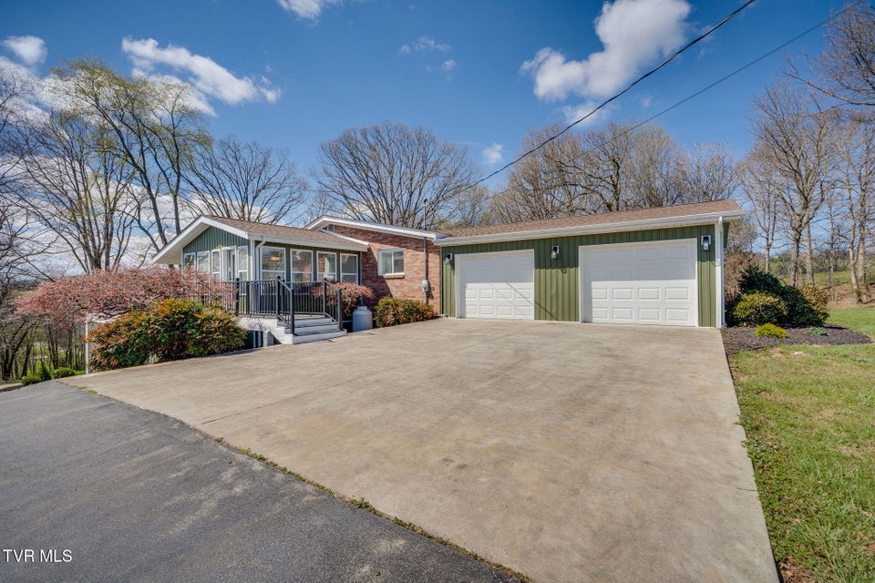 Photo #43: 1405 Dover Road