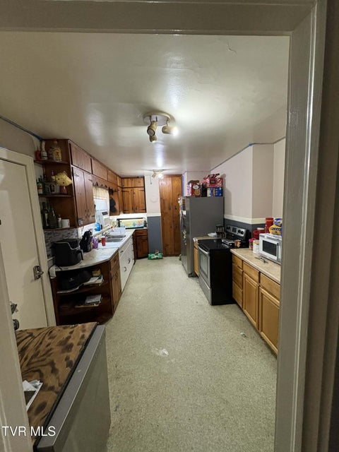 Photo #5: 11821 Central Street