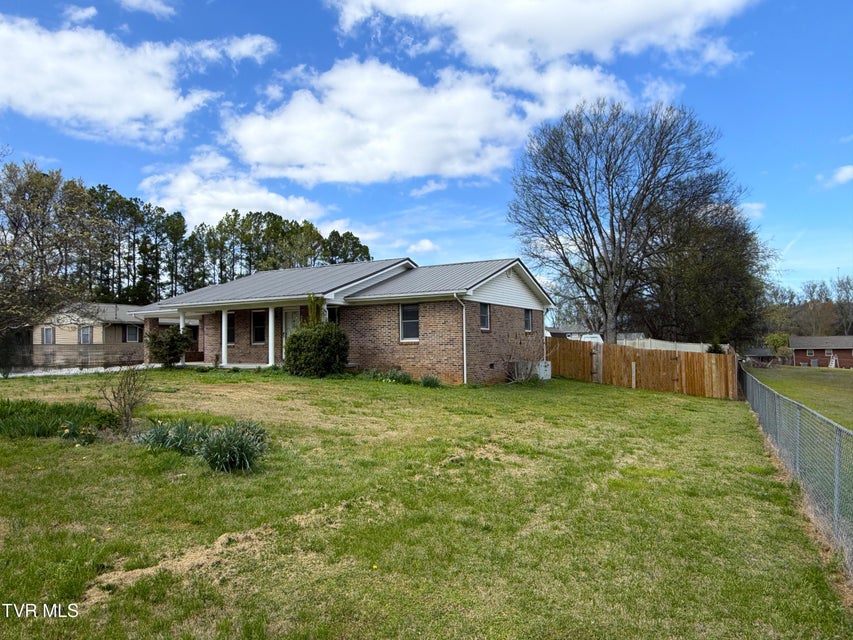 Photo #3: 858 Burnett Drive