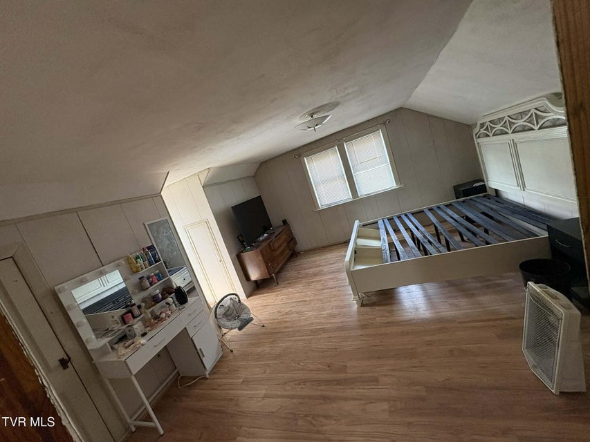 Photo #7: 11821 Central Street