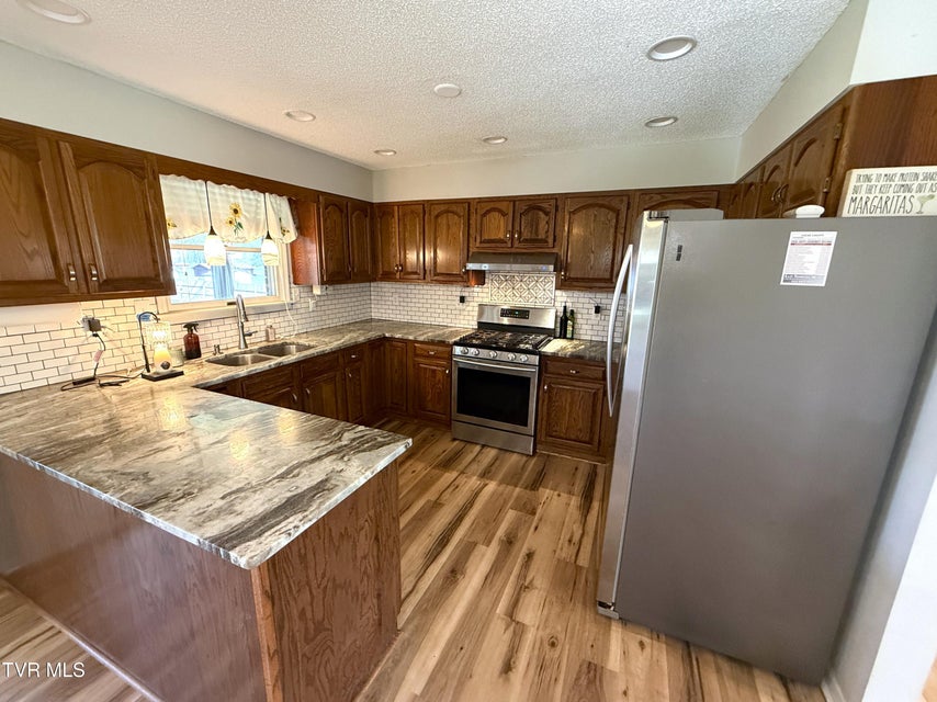 Photo #9: 858 Burnett Drive