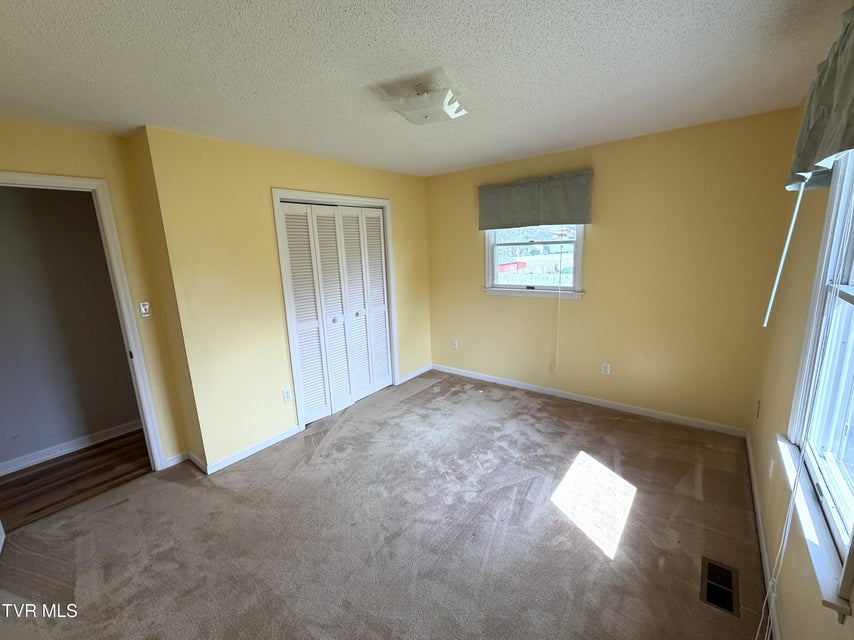 Photo #14: 858 Burnett Drive