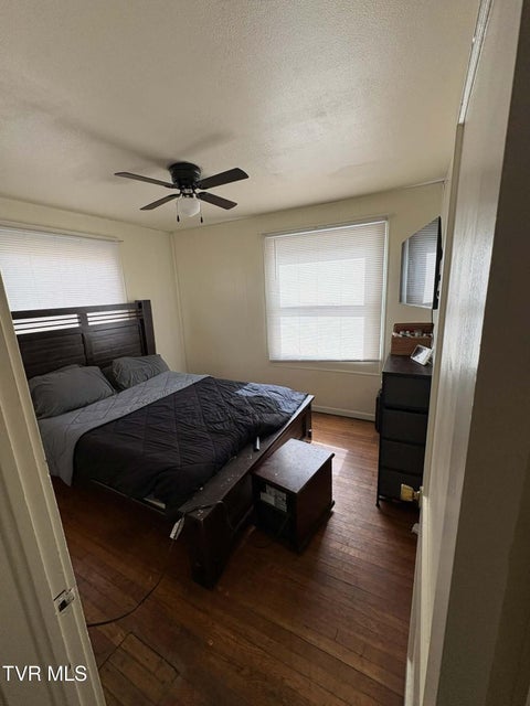 Photo #9: 11821 Central Street