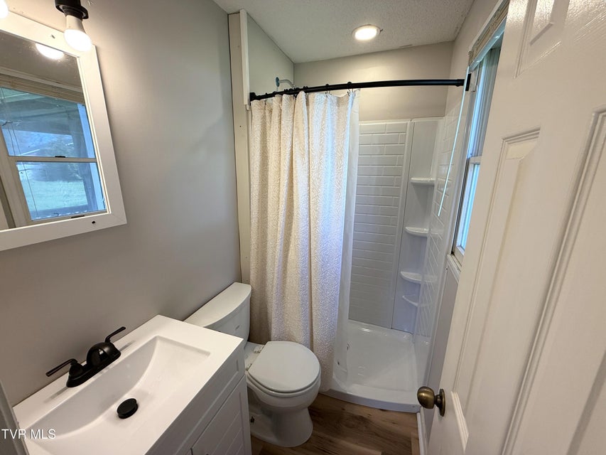 Photo #18: 858 Burnett Drive