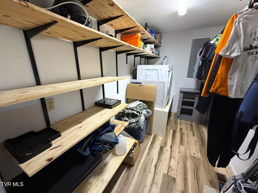 Photo #19: 858 Burnett Drive