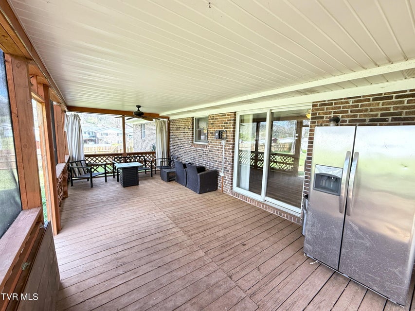 Photo #20: 858 Burnett Drive