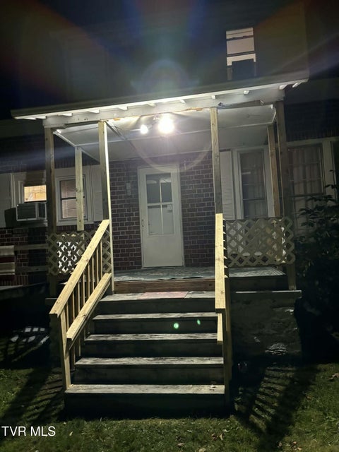 Photo #14: 11821 Central Street