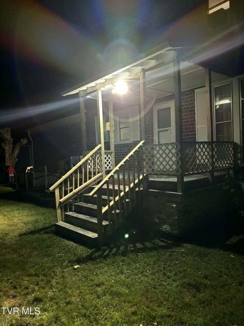 Photo #15: 11821 Central Street