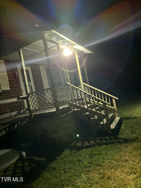 Photo #25: 11821 Central Street