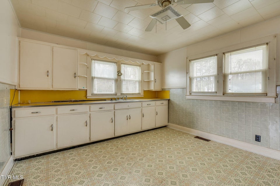 Photo #8: 114 Maple Drive