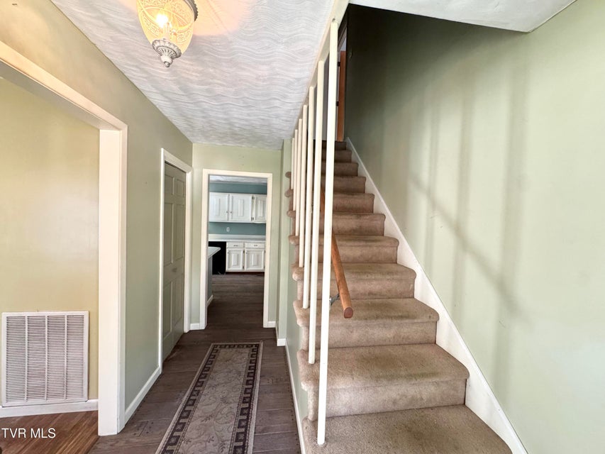 Photo #24: 1721 Valley View Drive