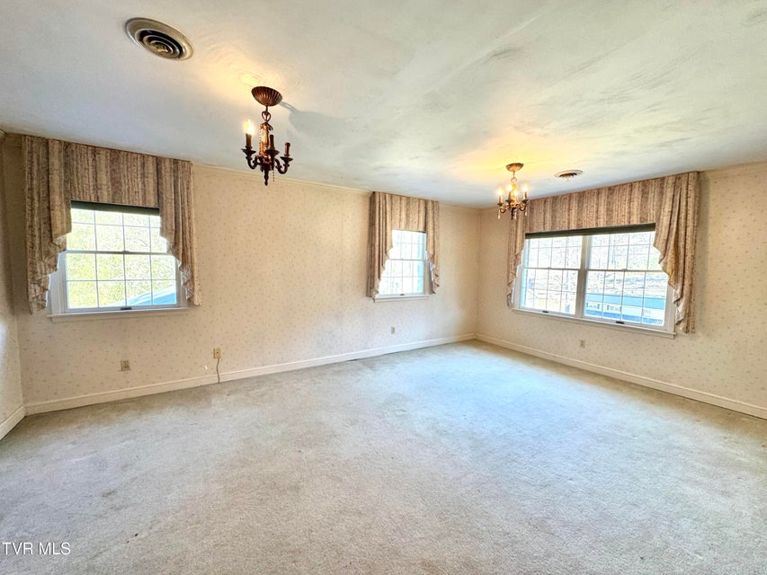 Photo #25: 1721 Valley View Drive