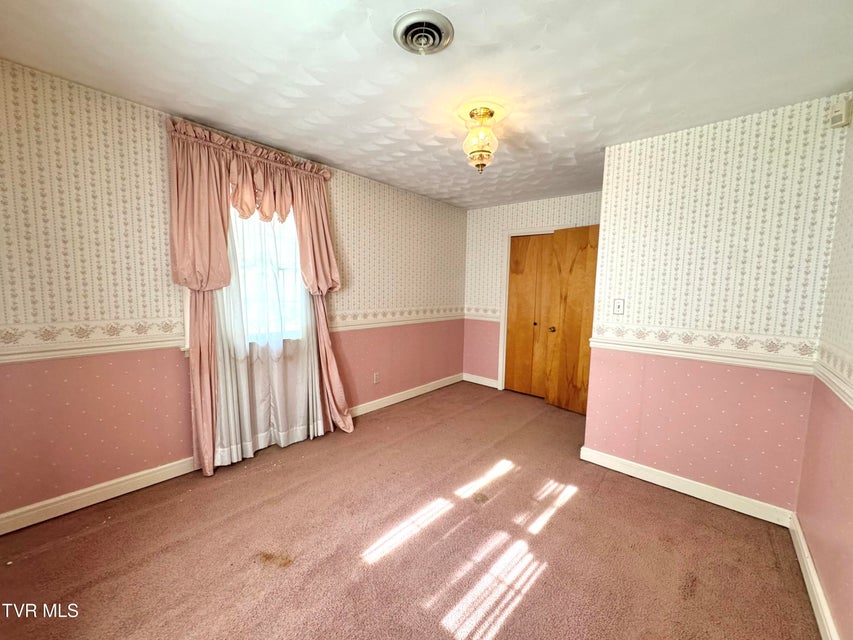 Photo #33: 1721 Valley View Drive