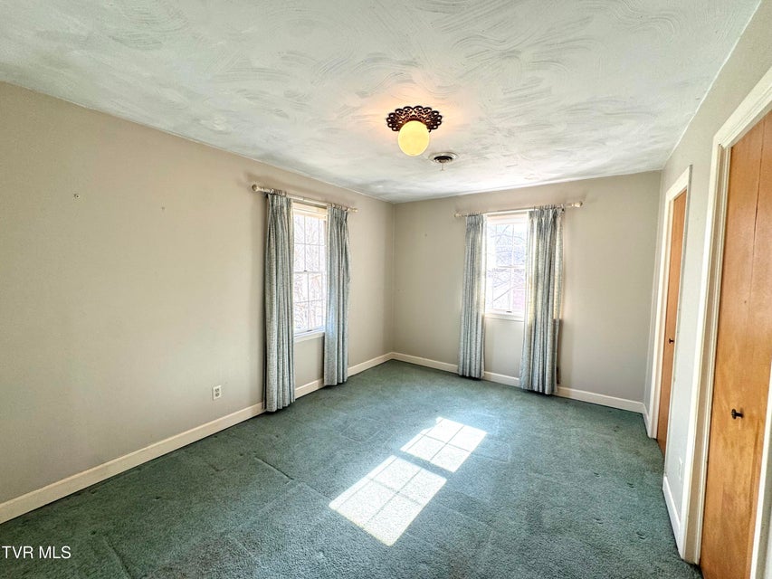 Photo #34: 1721 Valley View Drive