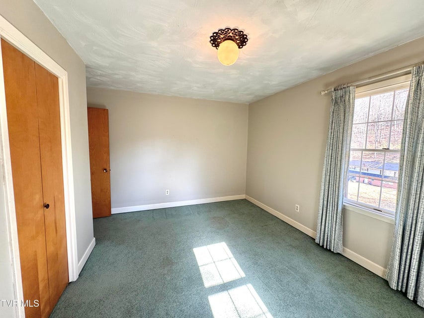 Photo #35: 1721 Valley View Drive