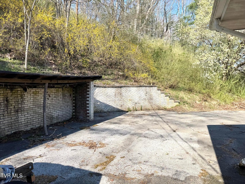 Photo #40: 1721 Valley View Drive