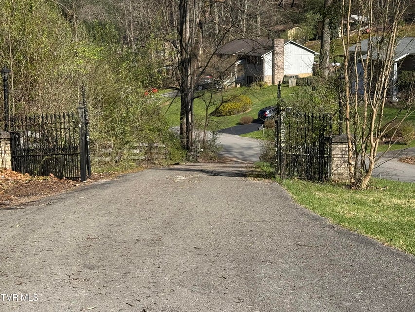 Photo #44: 1721 Valley View Drive