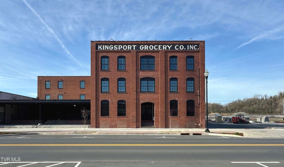 Photo #41: 453 Main Street