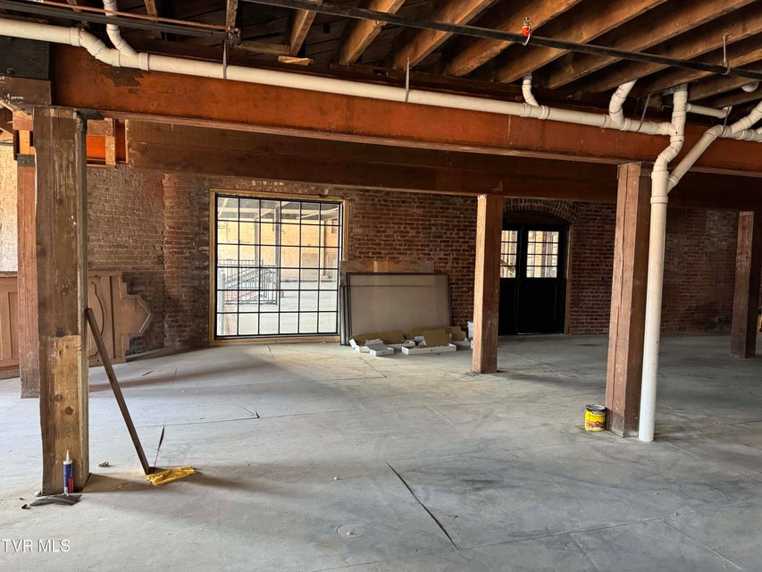 Photo #31: 453 Main Street