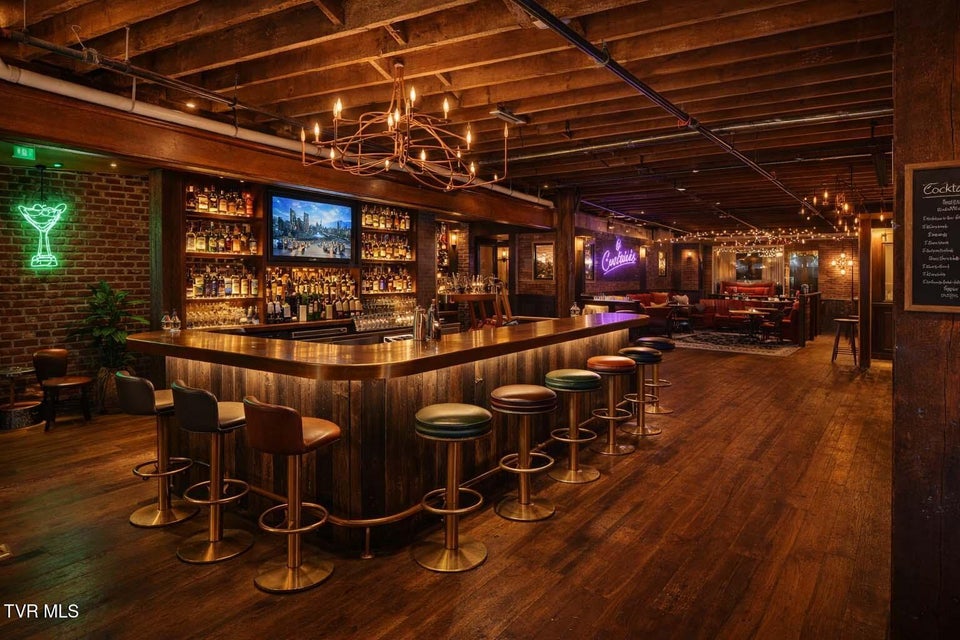 Photo #24: 453 Main Street