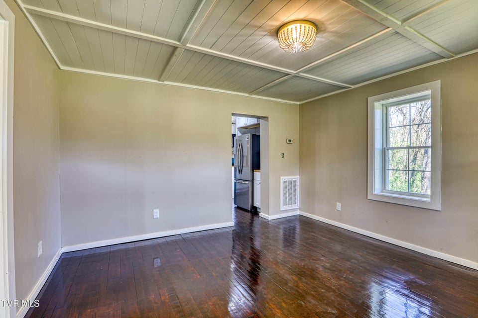 Photo #4: 720 Old Highway 11 