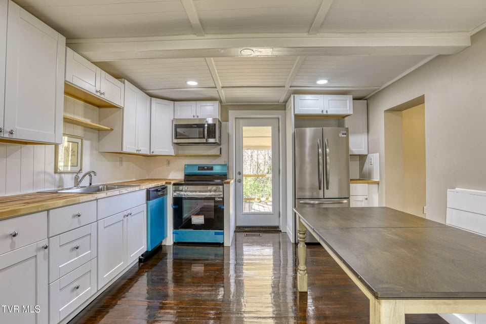 Photo #10: 720 Old Highway 11 