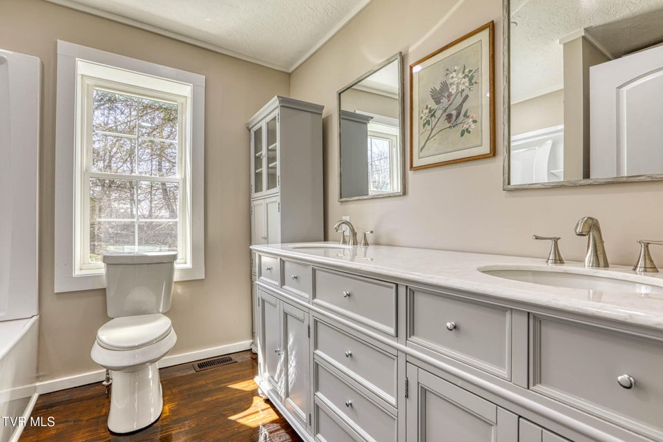 Photo #13: 720 Old Highway 11 