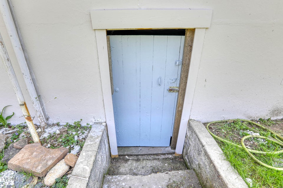 Photo #27: 720 Old Highway 11 