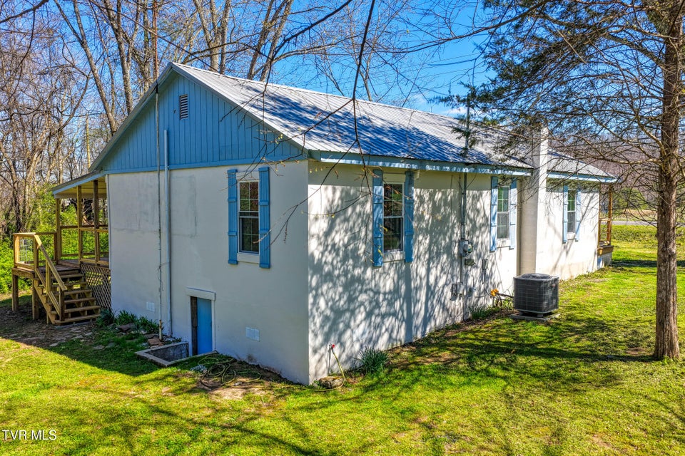 Photo #33: 720 Old Highway 11 