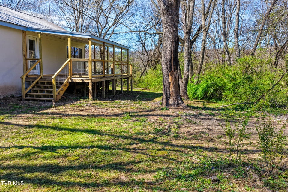 Photo #40: 720 Old Highway 11 