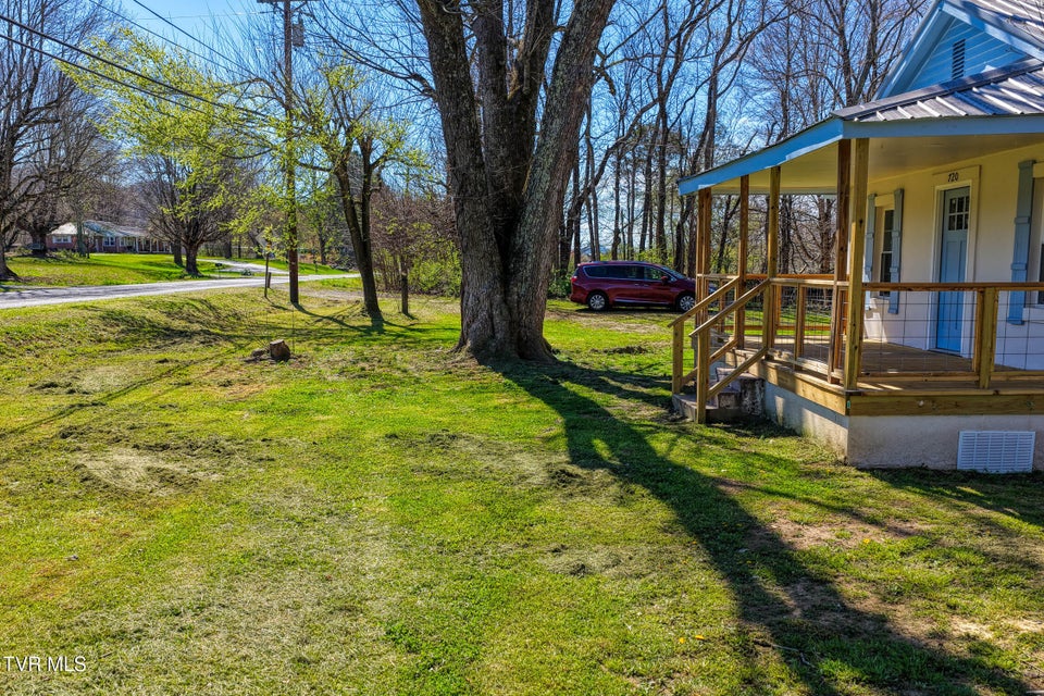 Photo #41: 720 Old Highway 11 