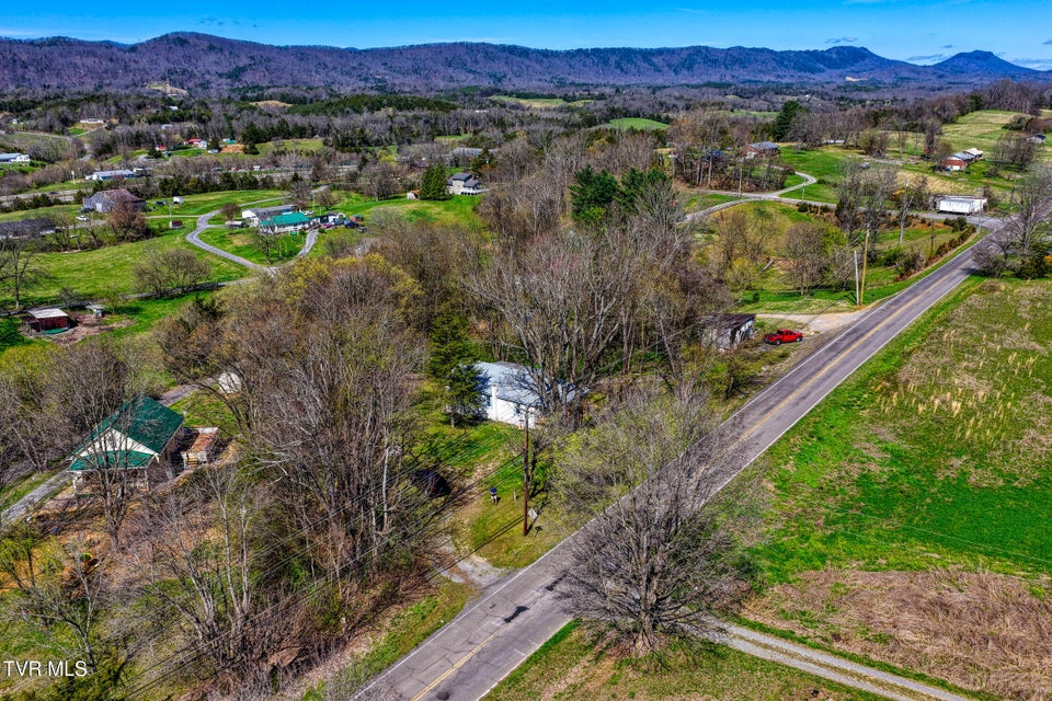 Photo #48: 720 Old Highway 11 