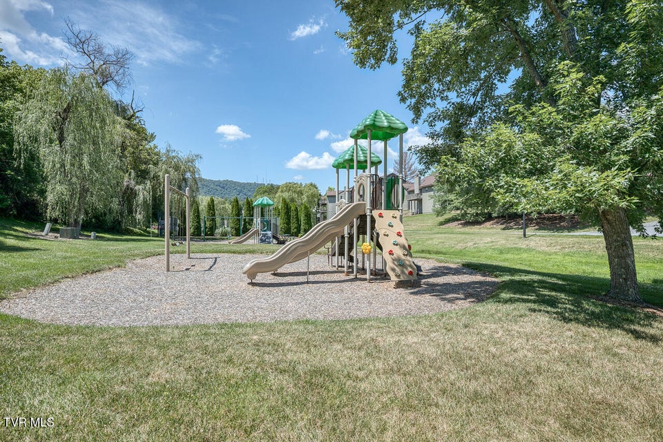 Photo #68: 222 Willowbend Court