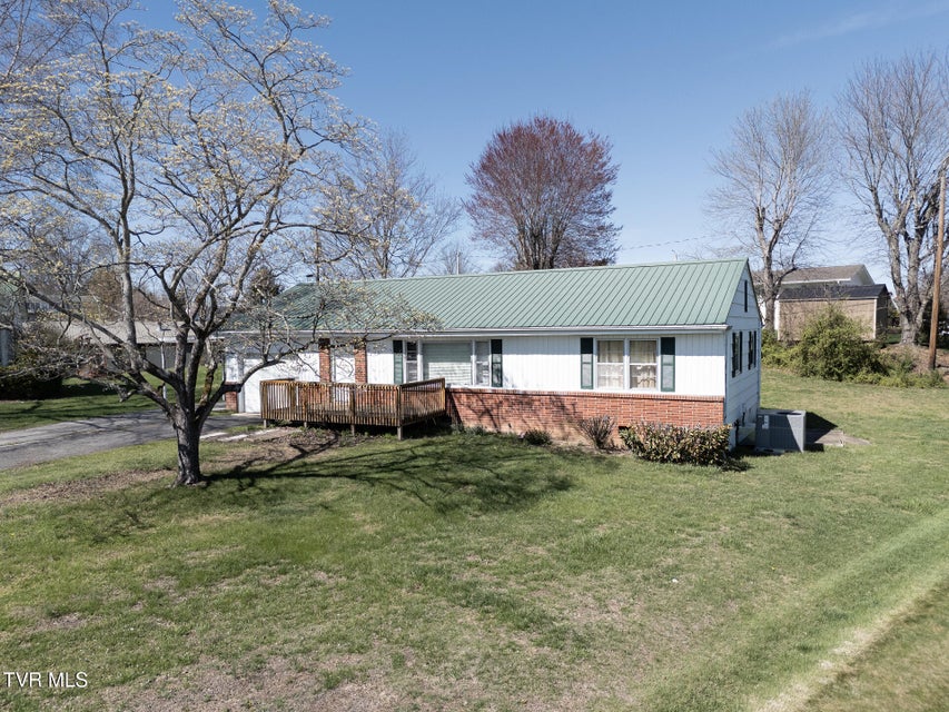 Photo #43: 404 Dyer Circle