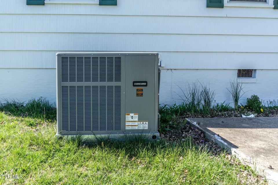 Photo #35: 404 Dyer Circle