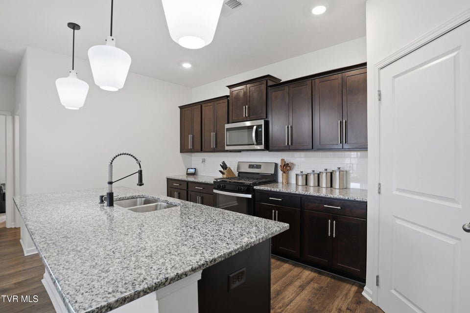 Photo #13: 834 Barley Loop