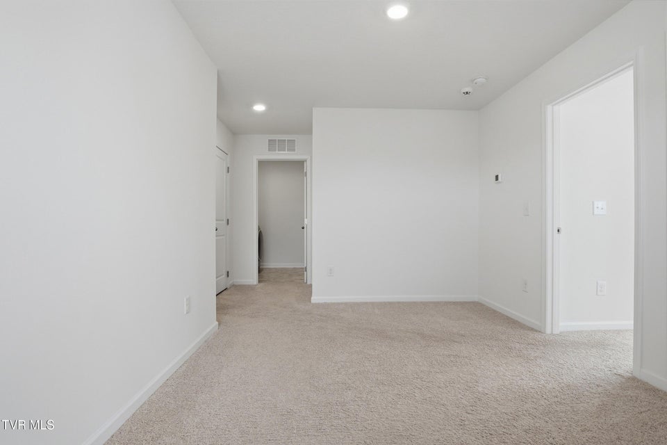 Photo #32: 834 Barley Loop