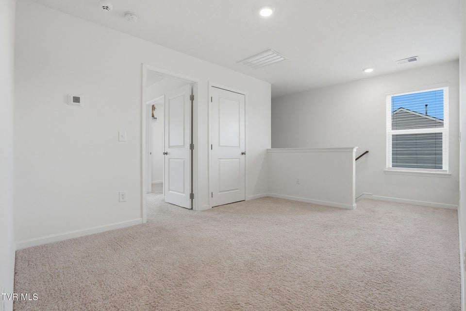 Photo #33: 834 Barley Loop