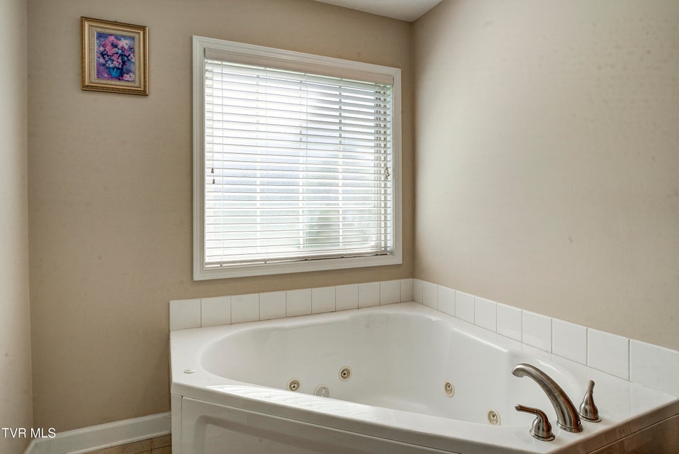 Photo #16: 1022 Appaloosa Trail