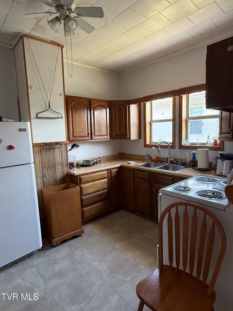 Photo #9: 16702 Wise Street