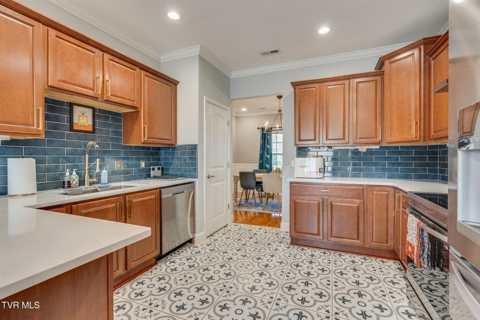 Photo #18: 121 Springwinds Loop