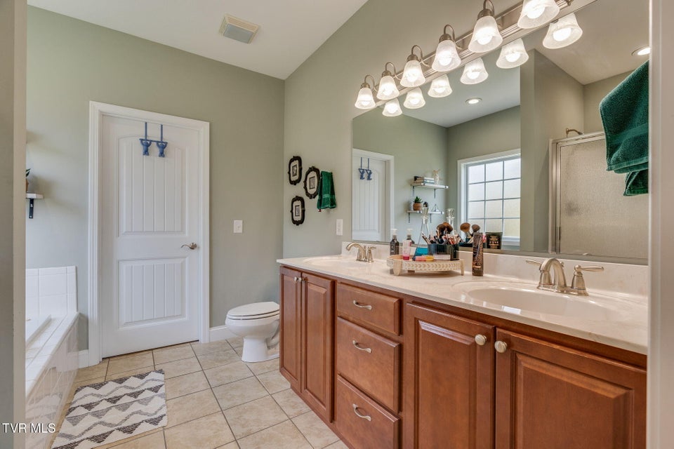 Photo #25: 121 Springwinds Loop